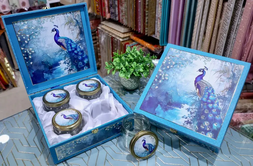 4 Jar Aqua Feather Box
